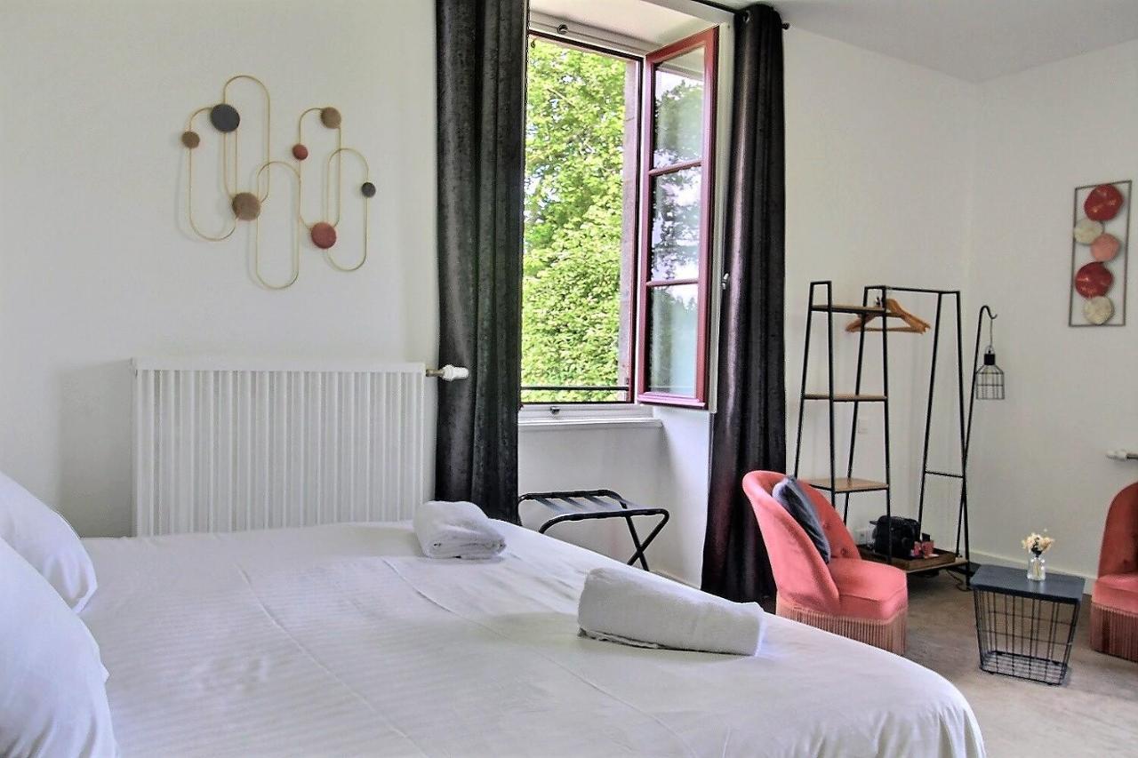 Le Domaine De La Briandais, Experience De Sobriete Electromagnetique